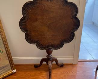 M43 - $65. Pie Crust Table. Measures 26.5" across x 28" tall. Needs the top tightened / reattached. 