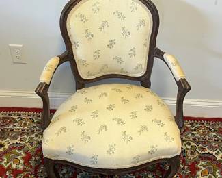 M9 - $30. Measures 25" wide x 16" deep x 34" tall. Single Chair - needs repairs. 