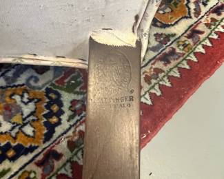 M7 - $50. Williamsburg Restoration Kittinger Buffalo chair - Single Arm Chair. Measures 26" wide x 17" deep x 48" tall. Frame is pretty solid - no stains noted. 