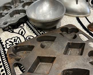 VINTAGE BAKEWARE