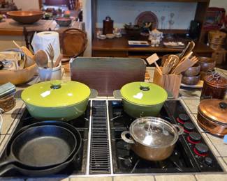 Cast iron cookware 