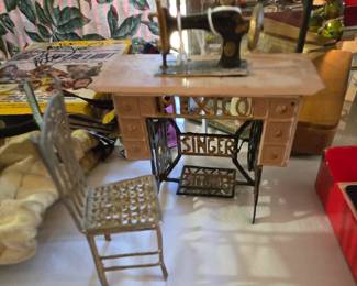 Metal Dollhouse Singer sewing machine & chair