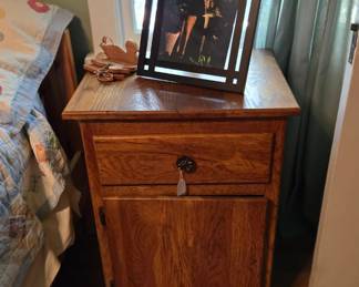 Oak night stand 