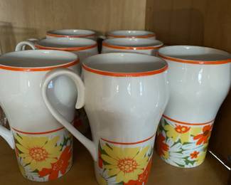 Mid Century Daisy Mugs