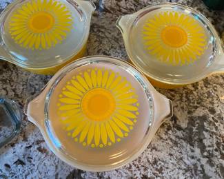Vintage Pyrex Sunflower Casserole With Lids Set of 3