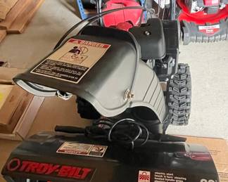 Troy Bilt like new Snow Blower-EARLY SALE ALLOWED
