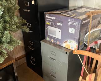 never used in box microwave