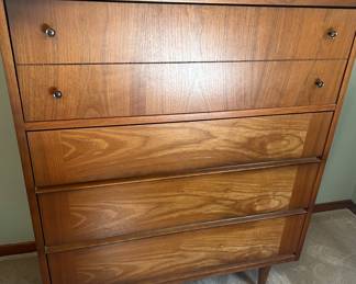 Matching all wood MCM Chest of Drawers in excellent condition 