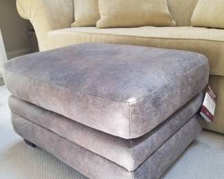 La-Z-Boy Designer’s Choice Collection Ottoman - Brand New