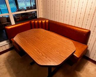 Kitchen Nook-CornerTable and Seating