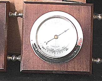 WEATHER STATION Barometer Thermometer Humidity