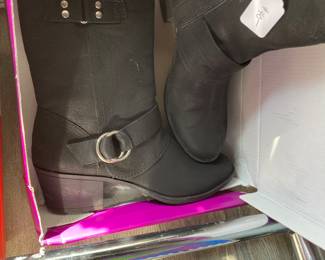 new ladies' boots