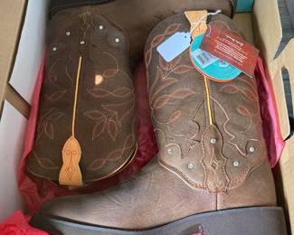 new ladies' Justin boots