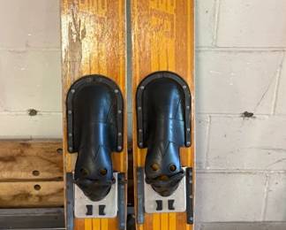 Vintage NASH VOYAGER Water Skiis