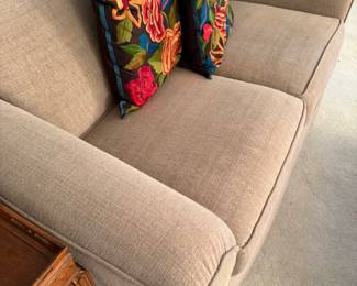 FLEXSTEEL Loveseat