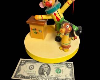 1970's Dolly Toy Company Balloon Vendor Child's Lamp