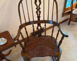 KARPEN Windsor Style Barrel Back Chair 