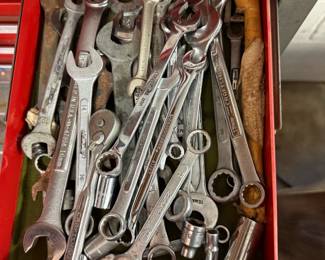 CRAFTSMAN Rolling Toolbox with Tools