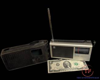 1969 Toshiba IC-70 Transistor Radio