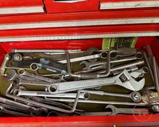 CRAFTSMAN Rolling Toolbox with Tools