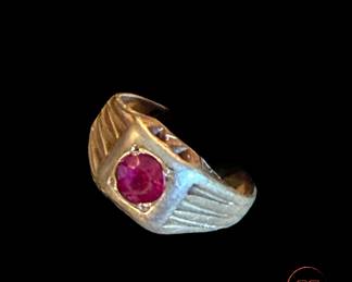 14K GOLD Ruby Ring (Size 8 - 7.2 Grams)