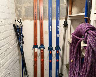 Snow skis