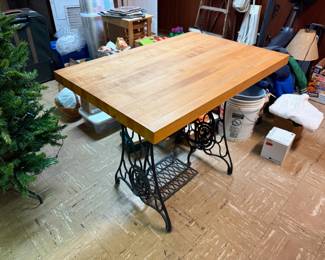 Sewing machine work table