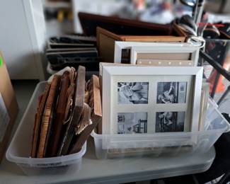 LOTS OF PICTURE FRAMES