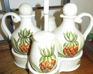 Tropical Pineapple 5 Piece Cruel Set