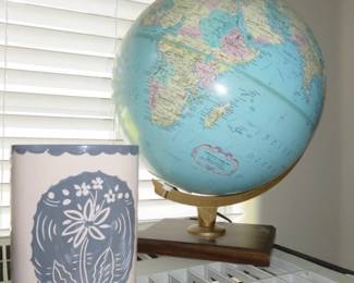 Lighted Desk Top World Globe
