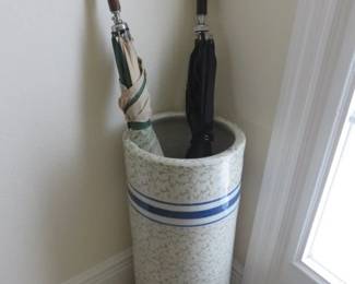 Vintage Spongeware Umbrella Stand/Vintage Umbrellas