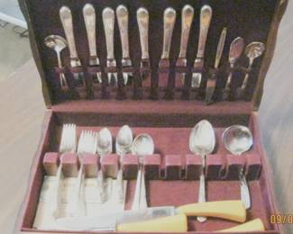 PLATED FLATWARE SET