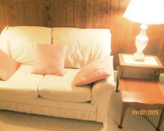 LOVESEAT LAMP TABLE