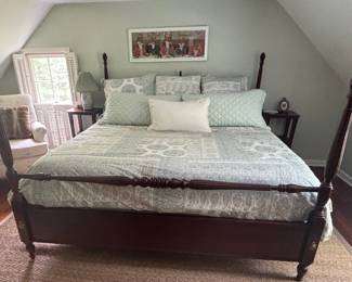 4 Poster Queen Bed