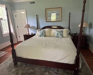 4 Poster Queen Size Bed