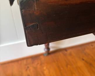 Table Drawer Dove Detail