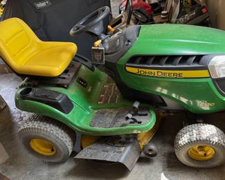 John Deere E120 Riding Mower