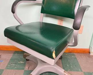145 Yawman Erbe Aluminum Office Armchairmin