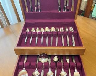 145 Community Stainless 8Pc. Flatware Setmin