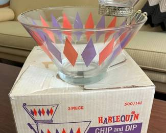145 Anchor Hocking Vintage Harlequin Chip Dip Setmin