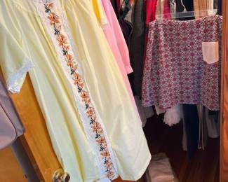 145 Vintage Clothing Sampler 1 Of 4min