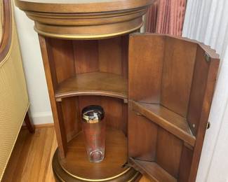 145 Drexel Di Moda Fluted Column Storage Bar Detailmin