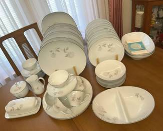 145 Noritake Rosay China Setmin
