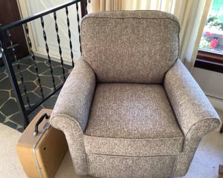 Nice Swivel Chair