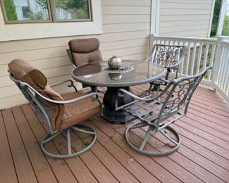 Outdoor Table & Chairs