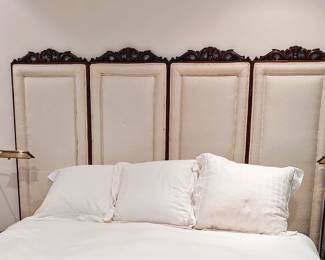 UPHOLSTERED SCREEN / ROOM DIVIDER