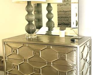 Global Views 3 Drawer Dresser
