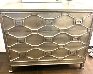 Global Views 3 Drawer Dresser
