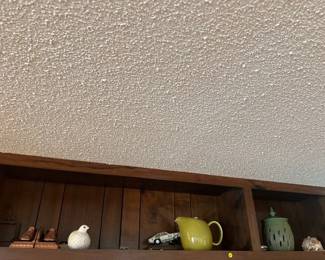 DECOR ALONG TOP SHELF