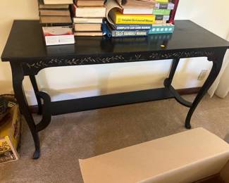 CONSOLE TABLE